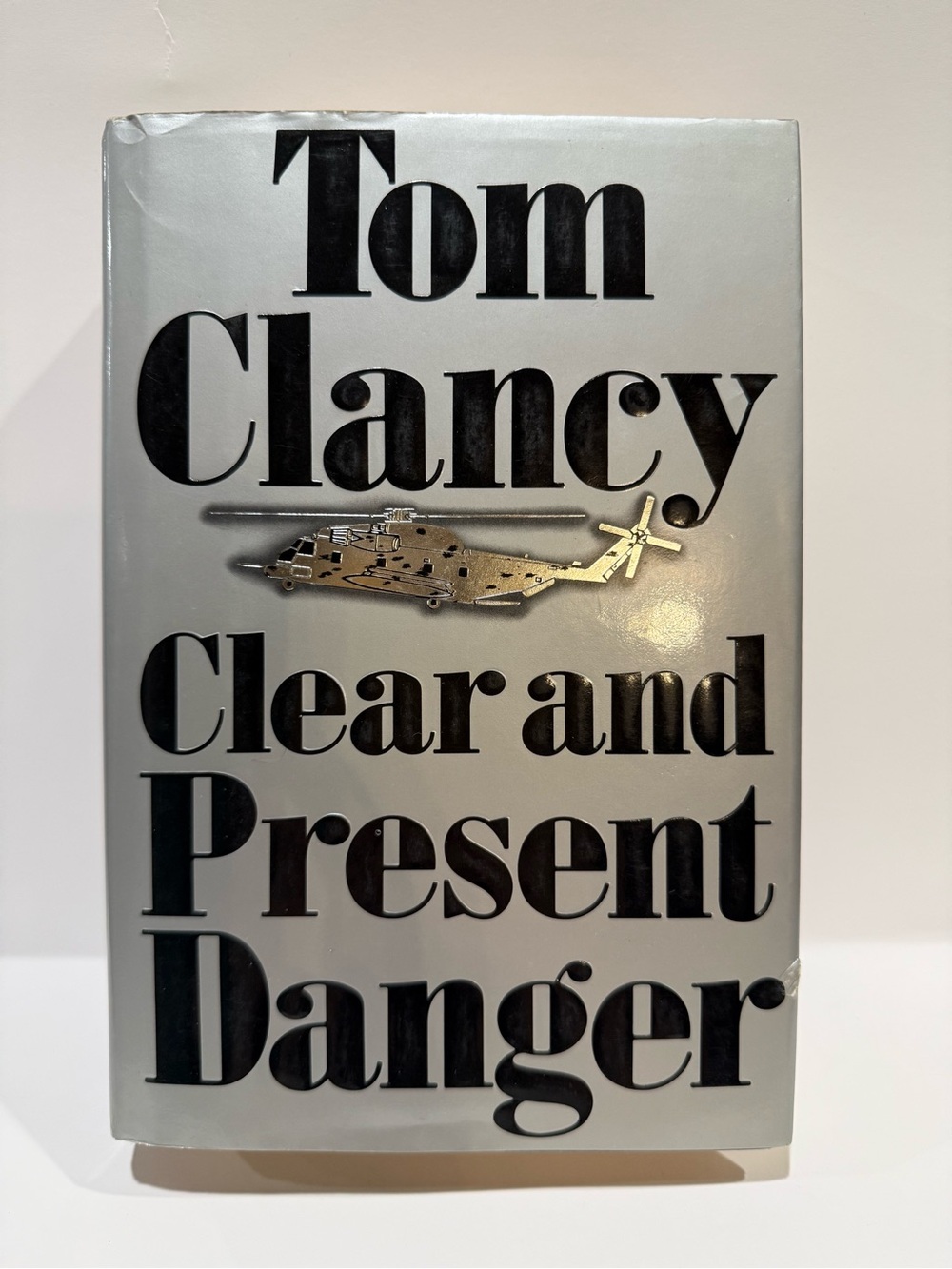 Clear and Present Danger by Tom Clancy Hardcover book & Dust Jacket EUC